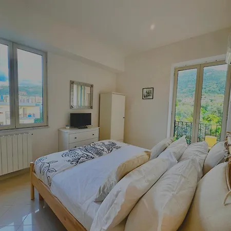 La Casa Immersa Nel Vicino Al Centro Appartement Sorrente