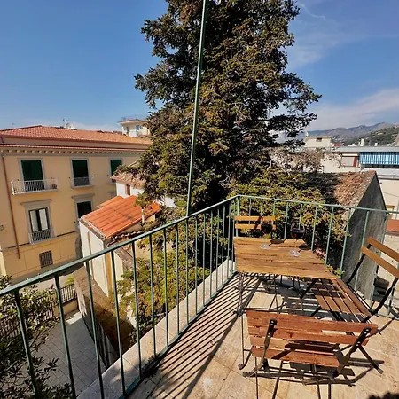 La Casa Immersa Nel Vicino Al Centro Appartement Sorrente